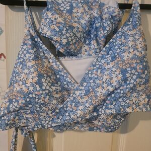 Floral Blue Wrap Crop Top - Daisy Print